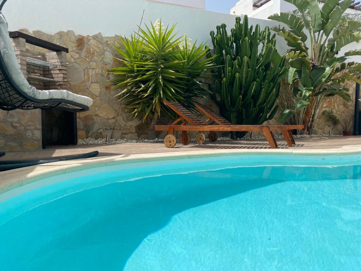 Exclusiva Villa De Lujo คอร์ราเลโฮ ภายนอก รูปภาพ